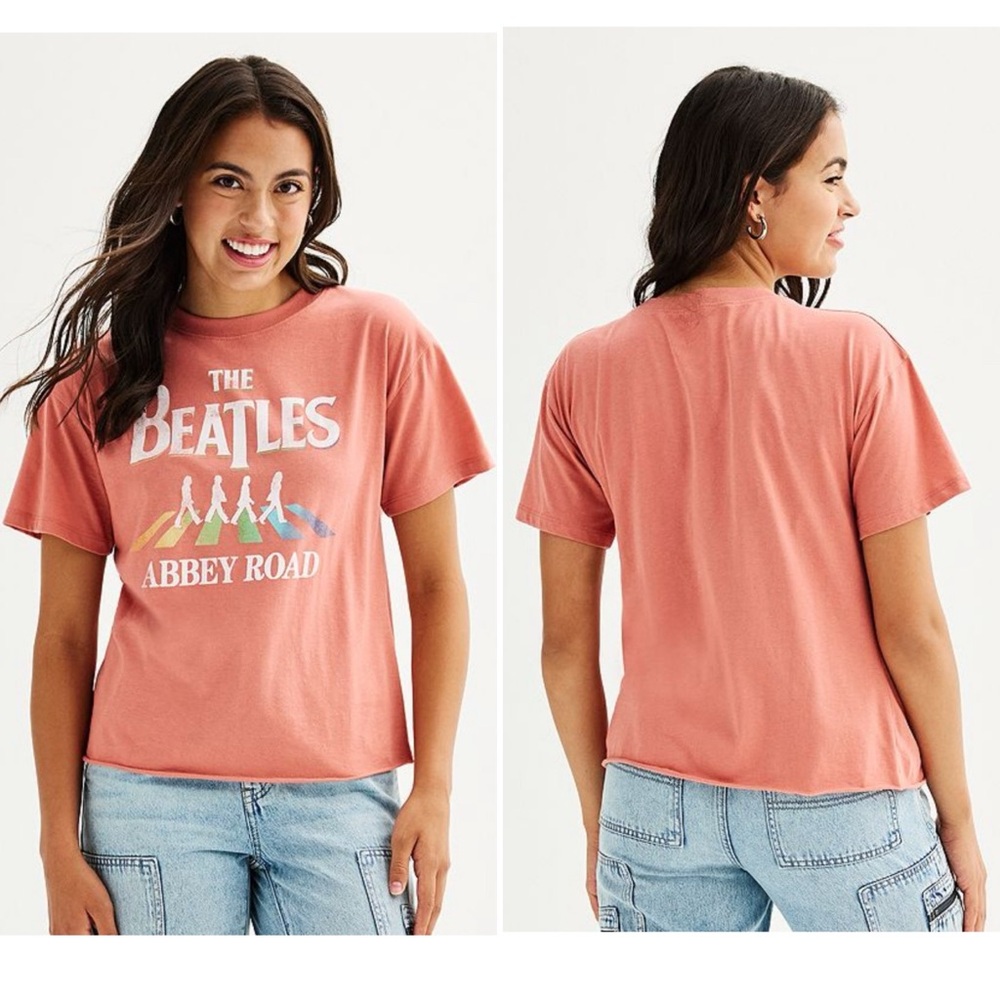💥Juniors’ The Beatles Rainbow Abbey Road Graphic Tee size Medium T-Shirt